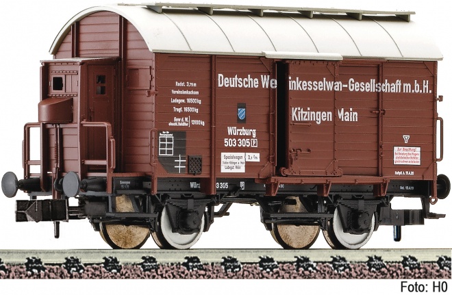 Wine transport car with integrated wine barrels<br /><a href='images/pictures/Fleischmann/Fleischmann-845702.jpg' target='_blank'>Full size image</a>